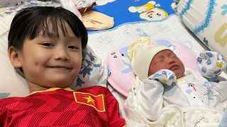 Bé Chăm Em - Tin Siêu Còi Cho Em Siro Uống Sữa