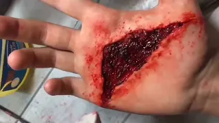 How to Create a Realistic Wound Effect with Makeup! You Won't Believe the Result! 😱✋️Quantastic