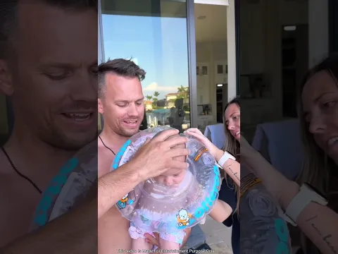 Parents bathe 4 kids in pool #shortsvideo