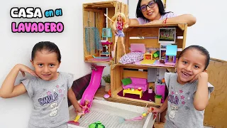 JUEGO y HAGO una CASITA en el LAVADERO para BARBIE🌊🏡