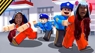Roblox - FOMOS PRESAS POR ENGANO 😱 (Barry’s Prison Run) | Gabi e Bi