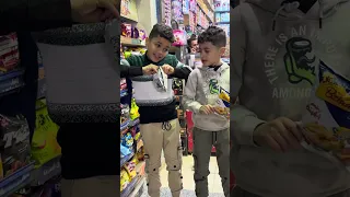 الفرق بين ابنك الكبير والصغير #shorts