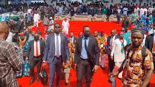 SUPPORTERS OF PETER OBI CHANT HIS NAME AT TINUBU'S CAMPAIGN RALLY IN ANAMBRA