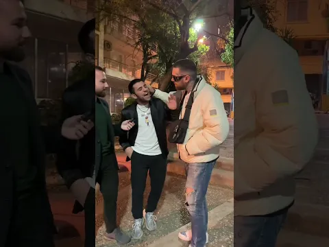 Ο Gab πετυχαίνει￼ χέιτερ από κοντά￼
