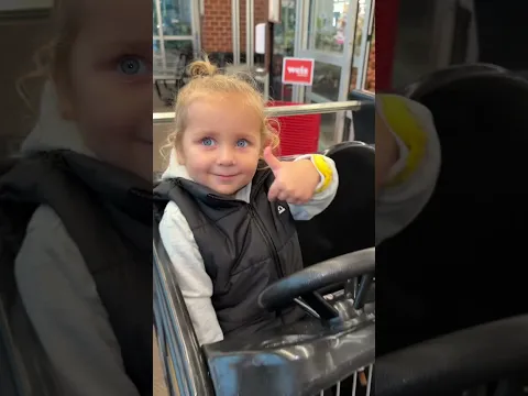 Things I do to keep my kids safe while shopping!! #safety #momhacks #safetyfirst
