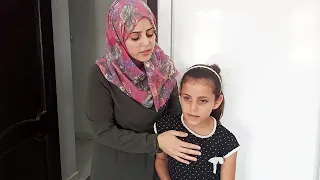 بنتي تعبانه واخدتها عند دكتور
