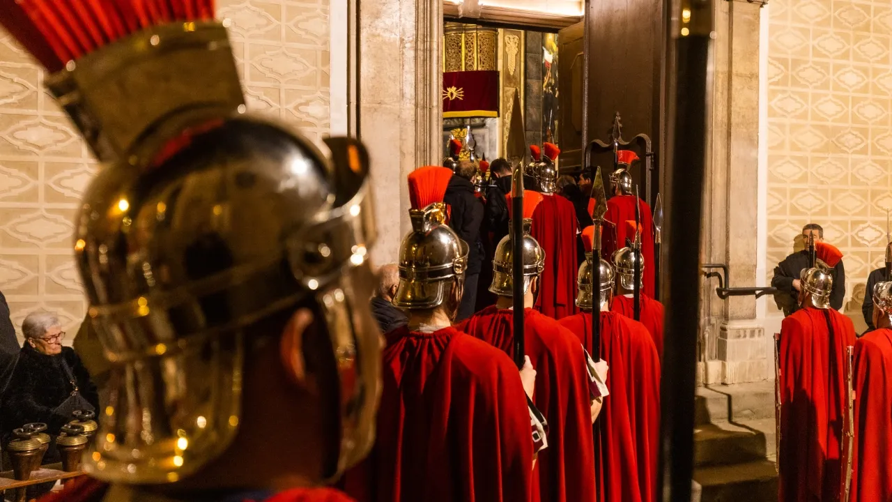 Vic, de nou en silenci, durant la Processó dels Armats