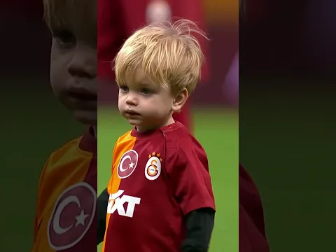🦁 Galatasaray'ın Maç Sonu Üçlüsü Ciro Mertens'ten! #shorts #galatasaray