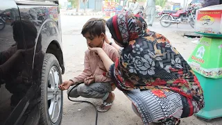 Meray papa fout ho gaye hain iss liye yeh ker rha ho