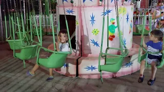 Selim ve semih lunaparka gitti lunapark ta dönen salincaga bindiler