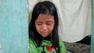 A sus 12 años le tocó ser MAMÁ de 3 niños.