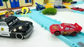Compilation de voitures jouets : aventures sur la route