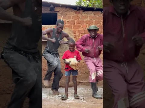 Crazy Chicken Dance 🤣🤣