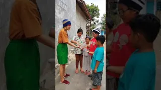 vidio tiktok terbaru@nyaikembang1nyaikembang1 /jepit rambutnya buat hati clara berbunga bunga😅🤣