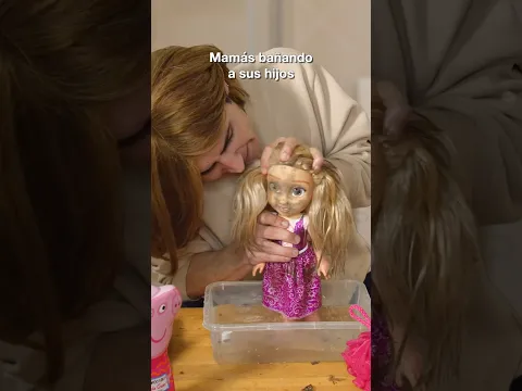 Mamás bañando a sus hijos 🐷 #comedia