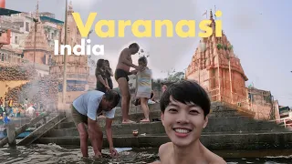 Mình tắm dưới sông Hằng ở Ấn Độ | Bathing in the Ganges River, Varanasi, India.