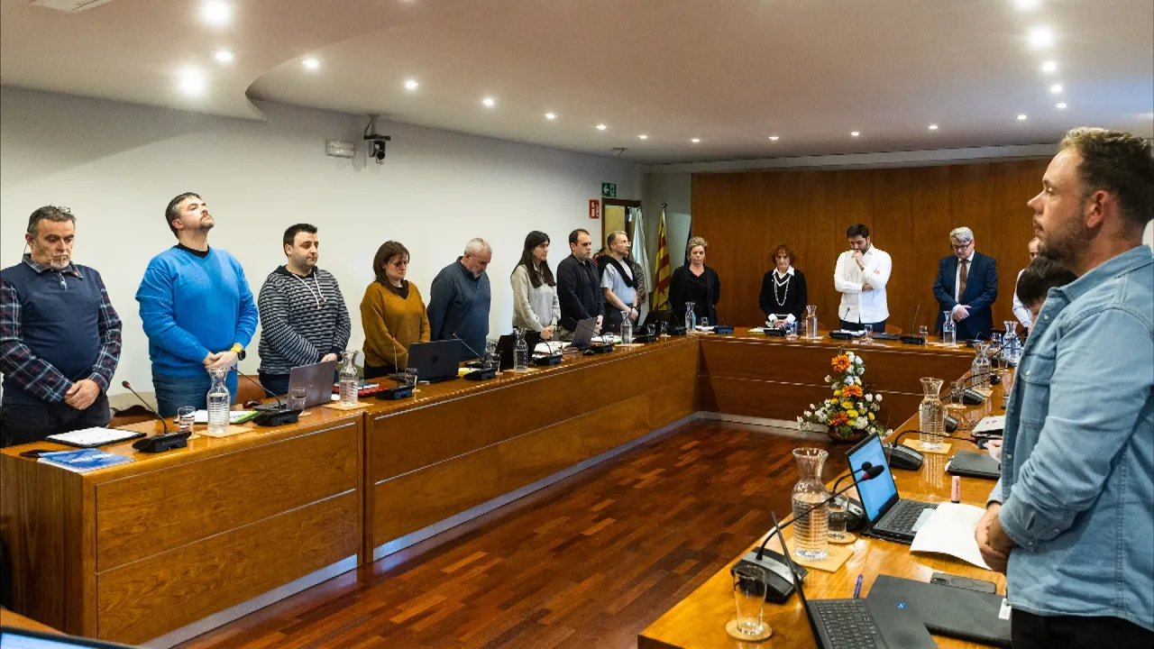 El ple de Manlleu, tocat per la mort dels cinc joves en un incendi