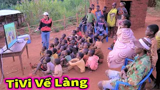 Hùng KaKa Vlogs | Buổi Xem Tivi Lần Đầu Tiên Của Người Dân Bản Địa - Các Em Thấy Chính Mình Qua Tivi