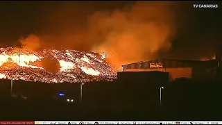La Palma/Multiple Waves of Lava Burning thru Villages