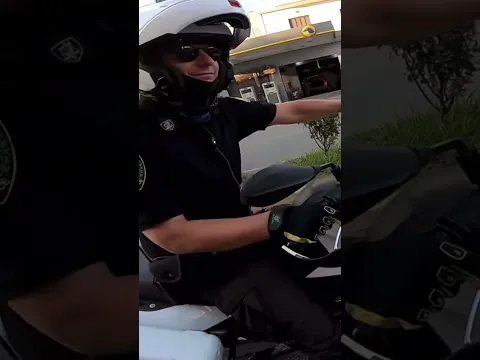 Κάντε στην άκρη! Έφαγα κλήση! Αστυνομία 👮‍♀️ #shorts