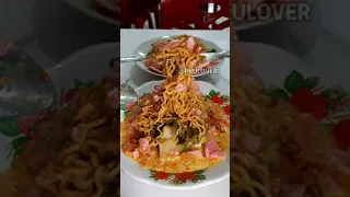 KATUPEK GULAI PAKU INDOMIE