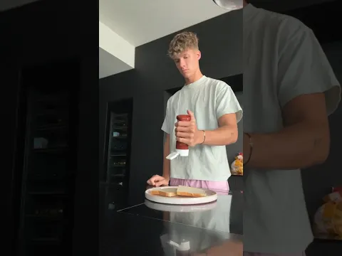 Wenn man die Ketchup-Flasche nicht schüttelt 🥫💦