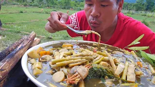 แกงหน่อไม้เผาหวายหอมๆ - ແກງນໍ່ໄມ້ເຜົາຫວາຍ #บัวไล
