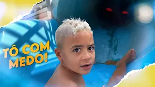 PASSEI O DIA NUM PARQUE AQUÁTICO