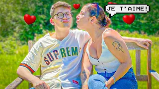 JEANFILS EMBRASSE MA COPINE DANS MON DOS ! ON SE BAGARRE !