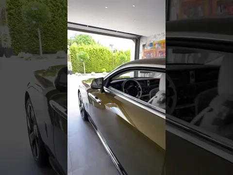 Rolls Royce Garaja Nasıl Sığar?
