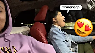 I RUBBED ON MY GIRLFRIEND TH1GHS WHILE SHE WAS DRIVING TO GET HER REACTION😍😳...