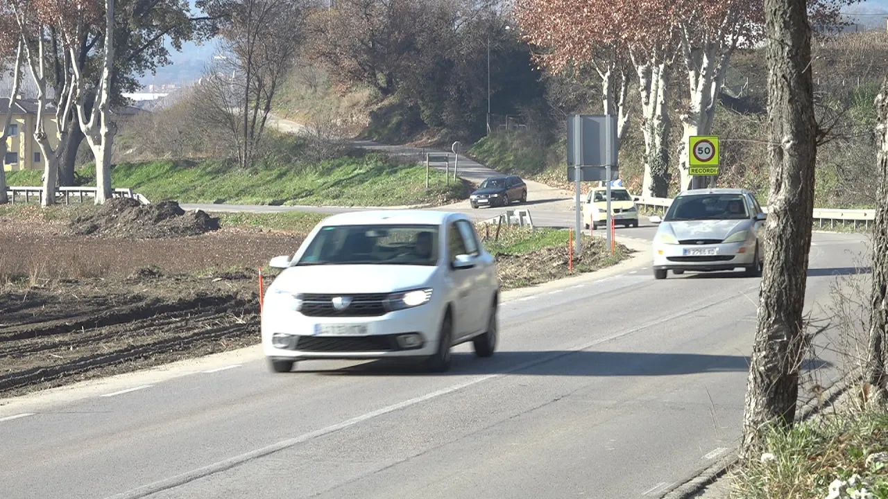 Comencen 10 mesos d’obres pel reivindicat eixamplament de la carretera entre la Gleva i Manlleu