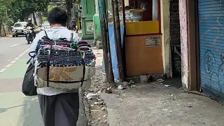 Borong Keset Pak Slamet Jualan dari Cikampek ke Jakarta