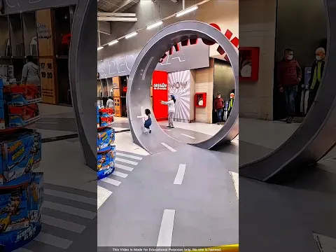 This girl tried to loop 😳