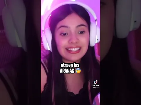 La luz verde atrae a las arañas? 🕷️😦