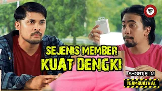 JENIS MANUSIA TAK BOLEH TENGOK ORANG LEBIH