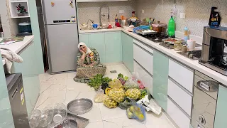 ده مش مطبخ ده بقي سوق العبور بس علي مين رجعته مطبخ عروسه وخزنت الخضار وعملت هريسه الشطه