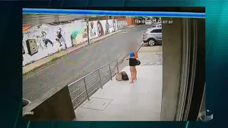 Assaltante se atrapalha após reação da vítima, cai de moto e não leva nada