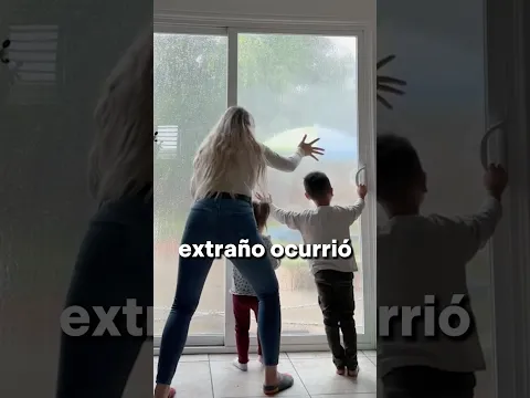 Está familia tuvo una broma inesperada durante un huracán! 🌪️ (Cred: @loladeejimenez)