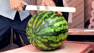 과일가게만 55년째! 남대문 시장 과일 자르기 달인의 일정한 과일 컷팅 스킬 Fruit Cutting Master / Korean street food