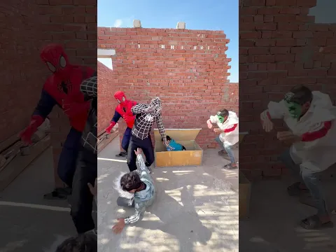 عملها فيهم 😂