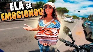 COMPREI TODOS OS DOCES DA GAROTA NO FAROL "ELA SE EMOCIONOU"