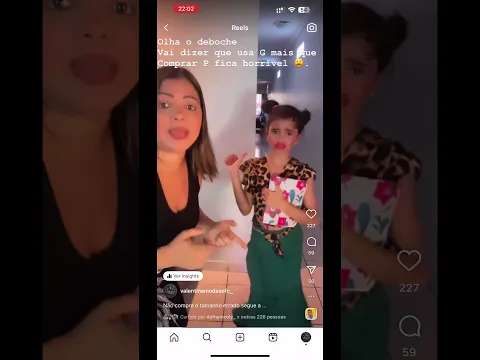 Laura imitando a irmã Zuleide veja o que vai acontecer .