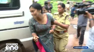 'എന്നെ പുരുഷ പൊലീസ് തടഞ്ഞു... പിന്നെയാ വനിതാ പൊലീസ് വന്നത്...'