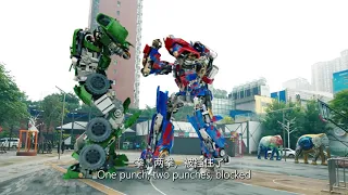 Transformers ultimate duel，GuanYu  Vs.Optimus Prime!机甲对决，关羽大战擎天柱
