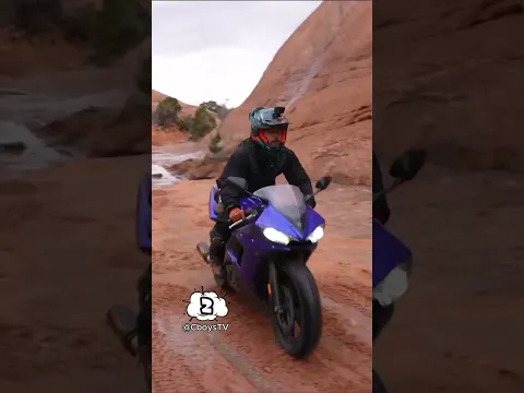 No debieron meterse ahí😱  #motociclistico #bike