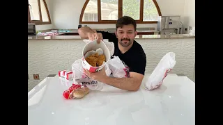 تتوقعو كم قطعة اكلت؟ (KFC)