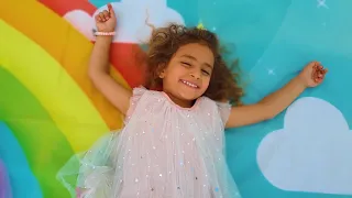 צבעים לילדים  🌈  צבעים באנגלית וצבעי הקשת לילדים עם נויה ושיר