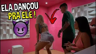 MINHA AMIGA LOIRA DANÇOU PRA ELE NA MINHA FRENTE