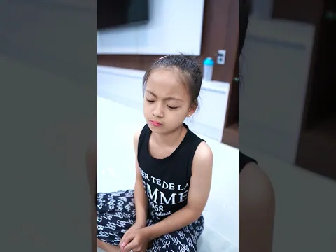 SHK - Mọi người chê bai cô bé ấy vô dụng - clumsy girls #shorts
